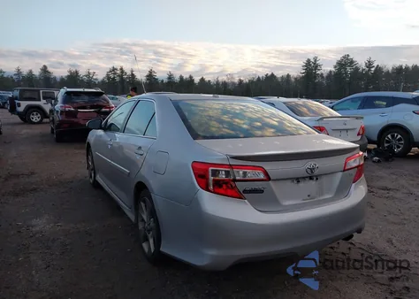2014 Toyota Camry Se Sport z USA, uszkodzony, nr VIN 4T1BF1FK6EU741707